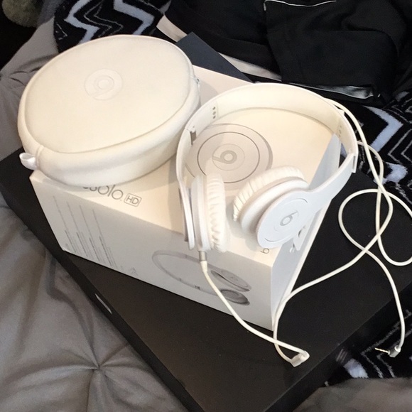 Other - Very gently used white Beatssolo HD. 🎶🎵